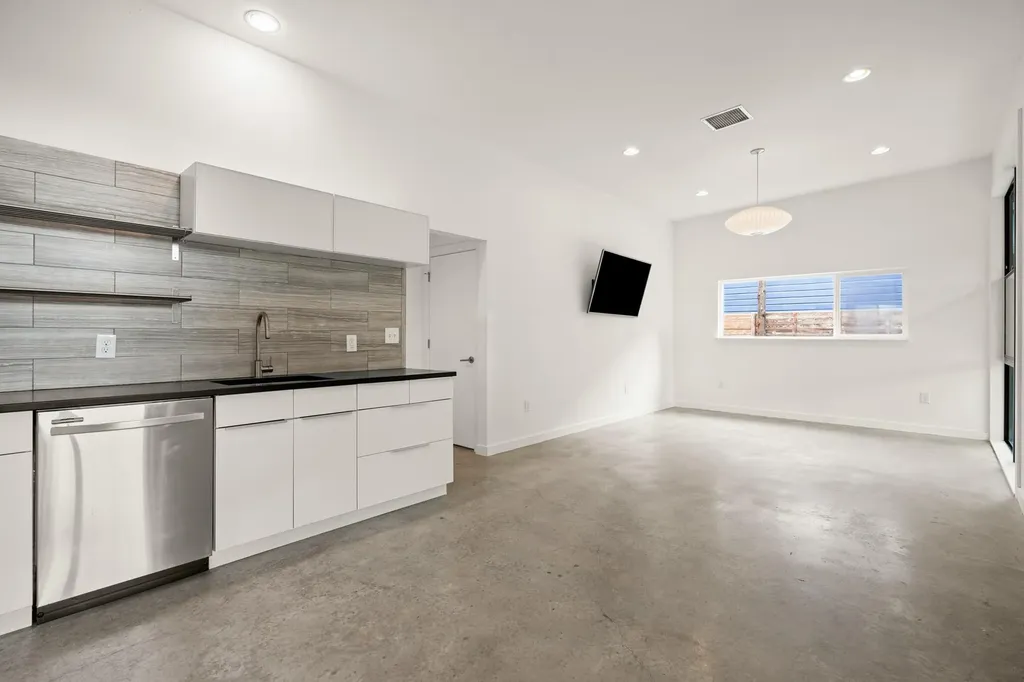 2103 E 14th Street Austin TX 78702