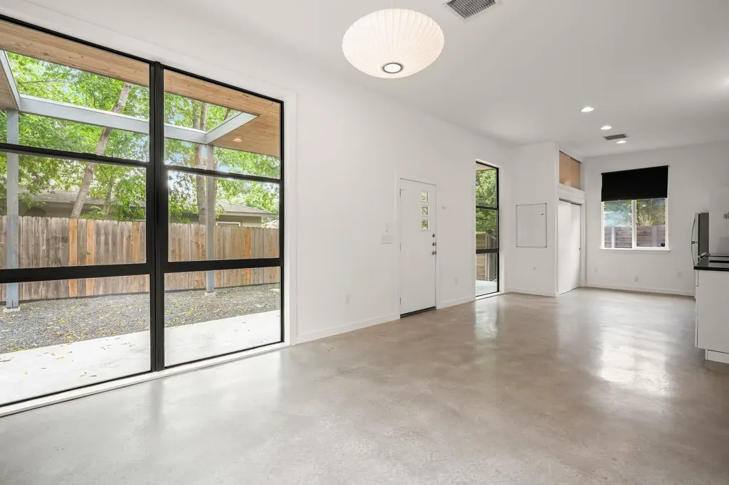 2103 E 14th Street Austin TX 78702