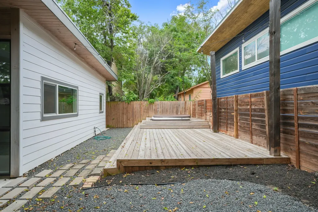 2103 E 14th Street Austin TX 78702