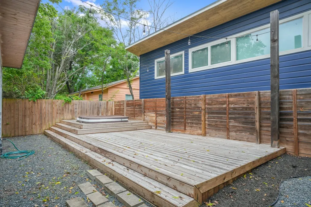 2103 E 14th Street Austin TX 78702