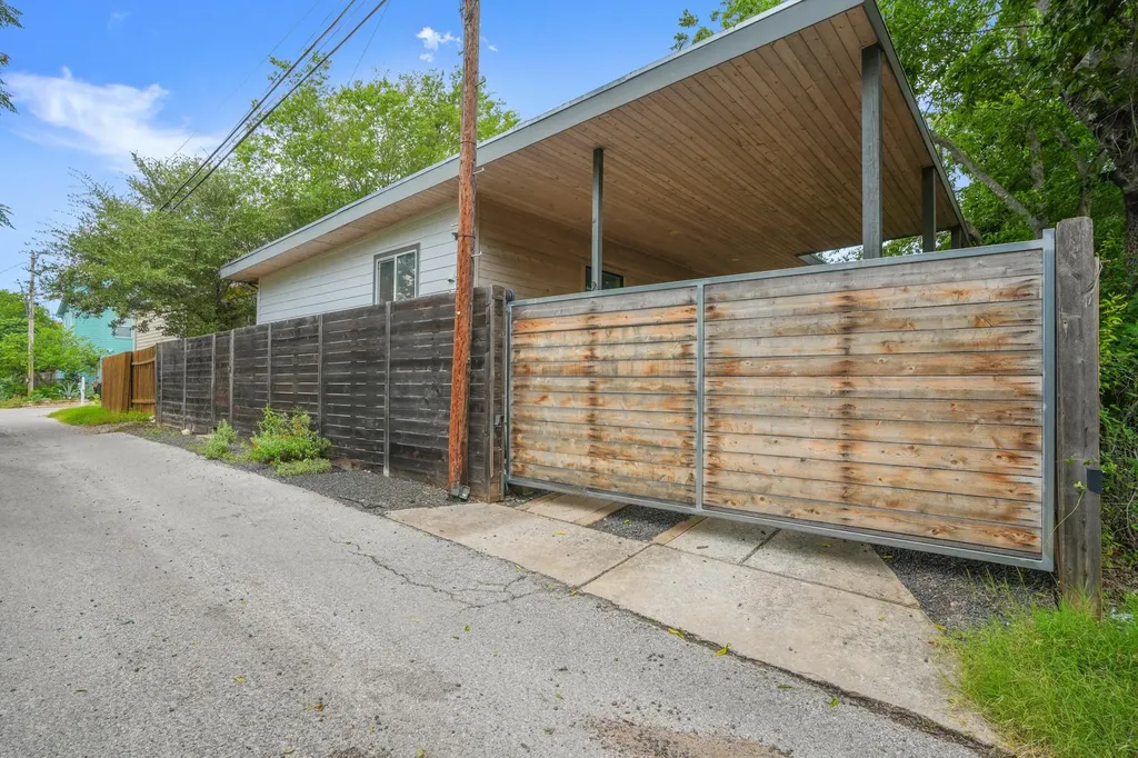 2103 E 14th Street Austin TX 78702