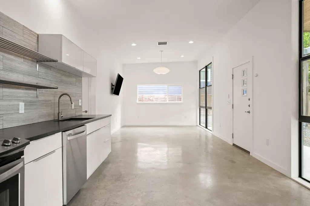 2103 E 14th Street Austin TX 78702