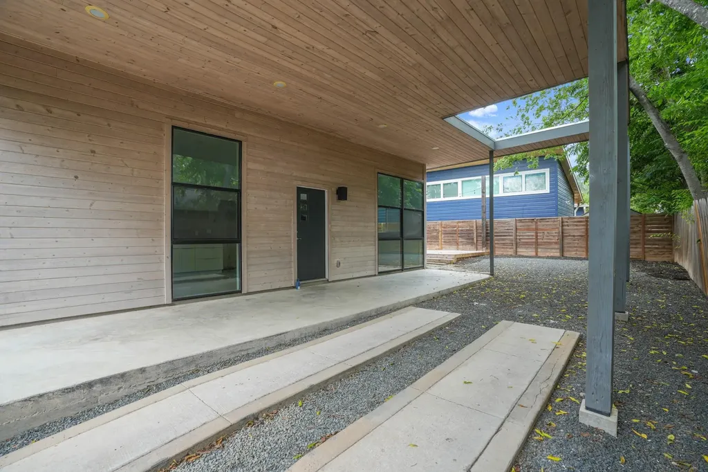 2103 E 14th Street Austin TX 78702