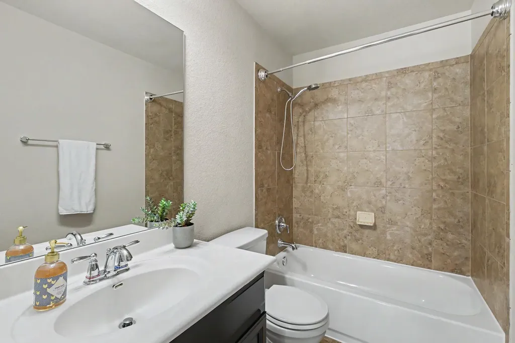 7424 Sunset Heights Circle Austin TX 78735