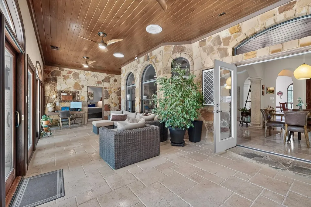 116 Roble Roja Drive Georgetown TX 78633
