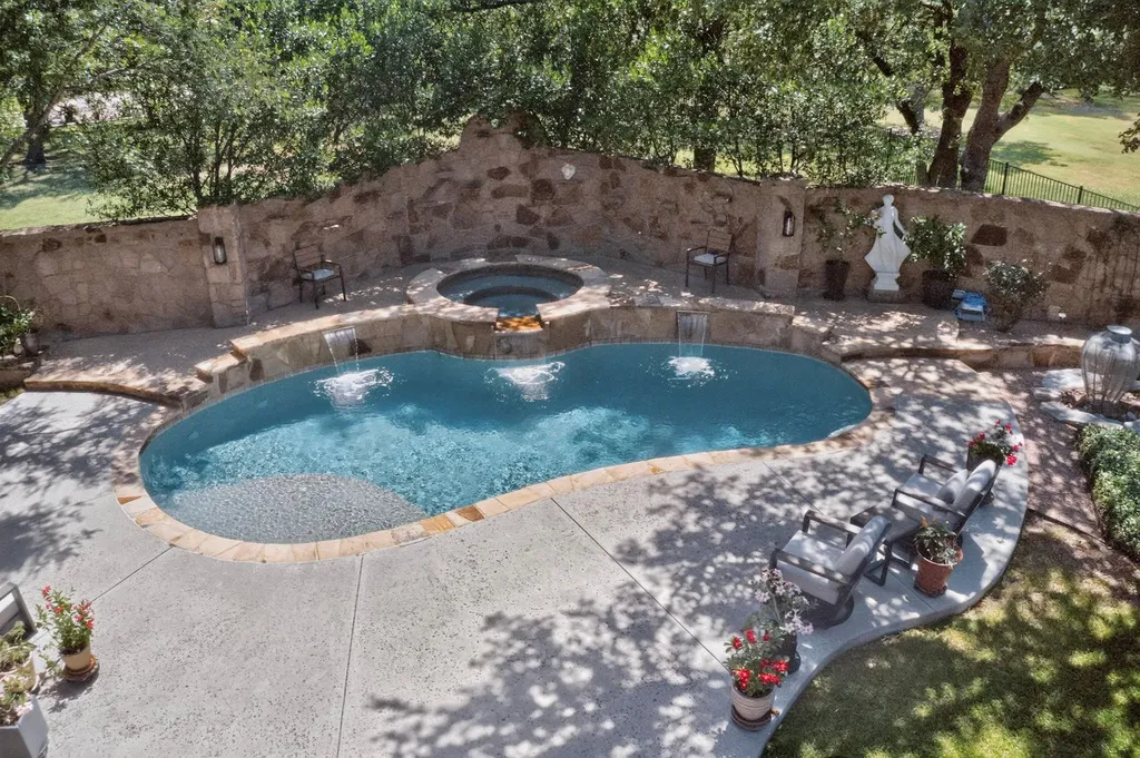 116 Roble Roja Drive Georgetown TX 78633