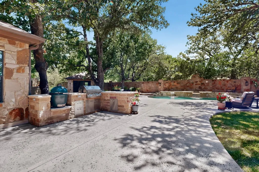 116 Roble Roja Drive Georgetown TX 78633