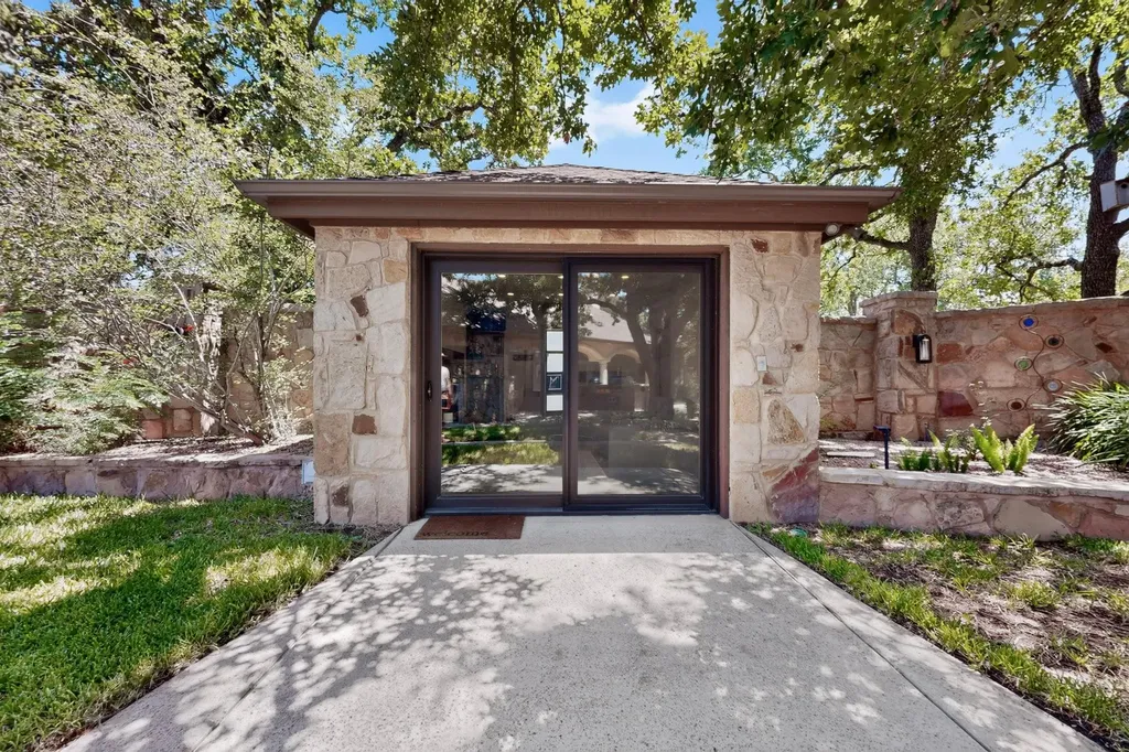 116 Roble Roja Drive Georgetown TX 78633