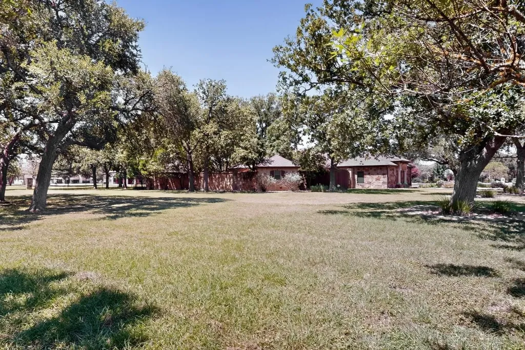 116 Roble Roja Drive Georgetown TX 78633