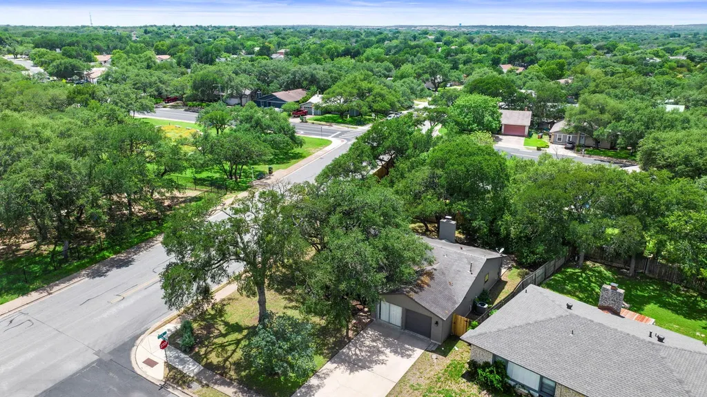 7906 Wycombe Drive Austin TX 78749