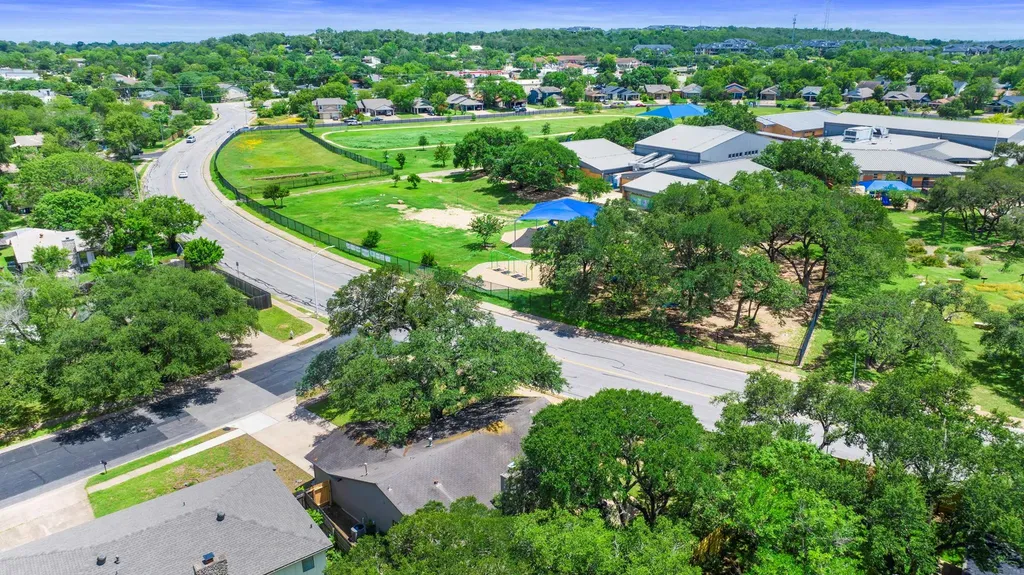 7906 Wycombe Drive Austin TX 78749
