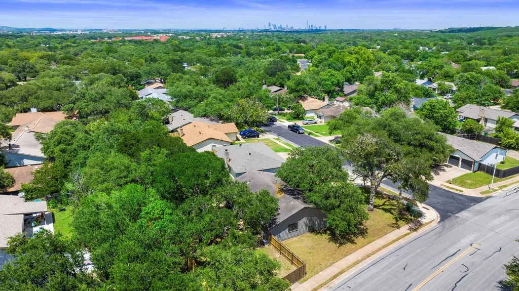 7906 Wycombe Drive Austin TX 78749