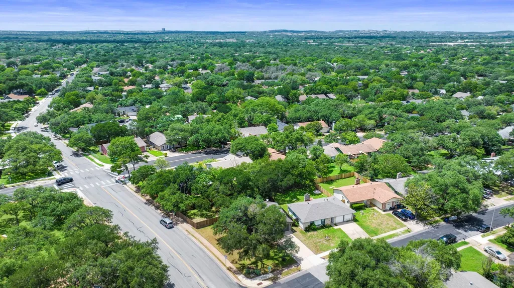 7906 Wycombe Drive Austin TX 78749