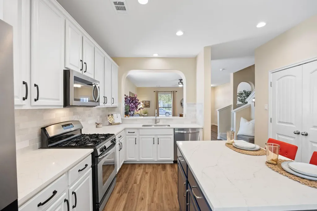 2200 Amur Drive Austin TX 78745