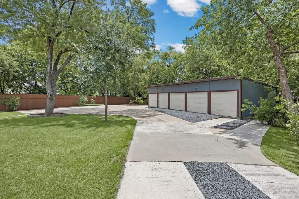 5106 Spruce Cove Austin TX 78744