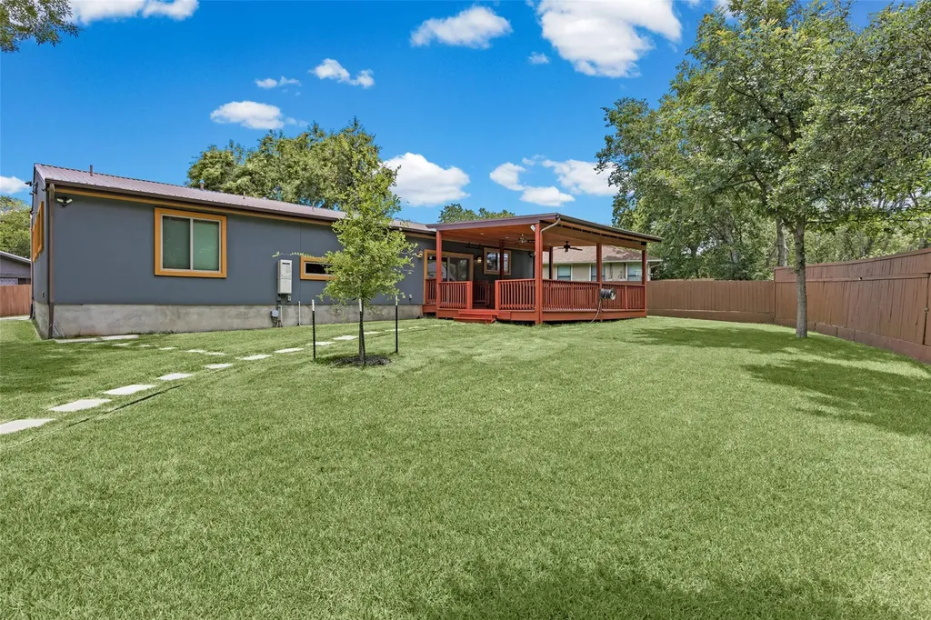 5106 Spruce Cove Austin TX 78744