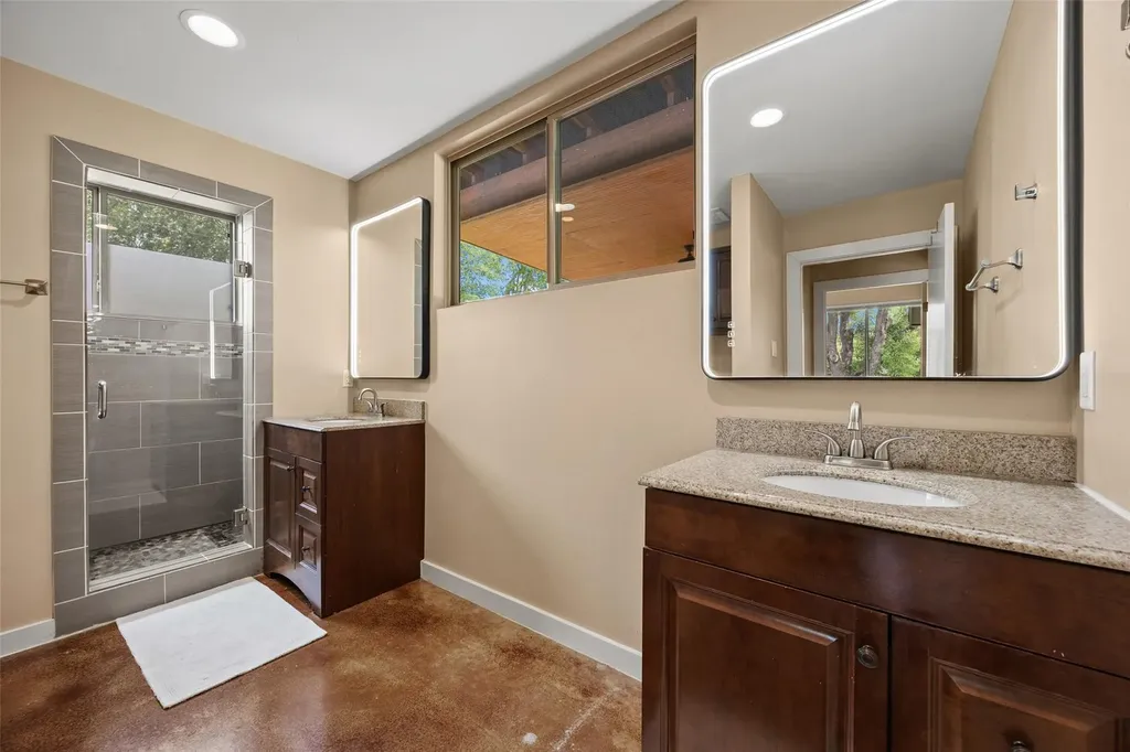 5106 Spruce Cove Austin TX 78744