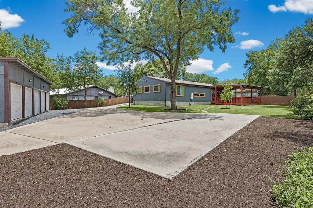5106 Spruce Cove Austin TX 78744