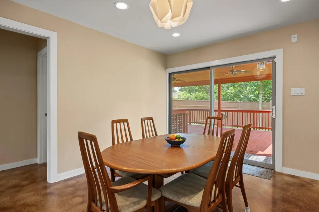 5106 Spruce Cove Austin TX 78744