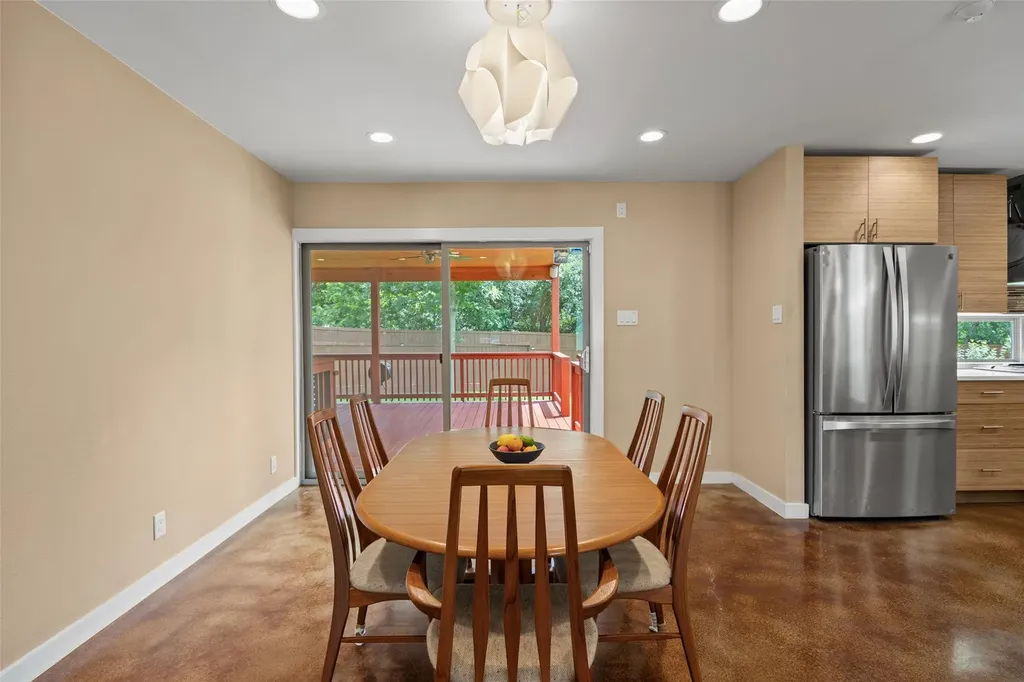 5106 Spruce Cove Austin TX 78744