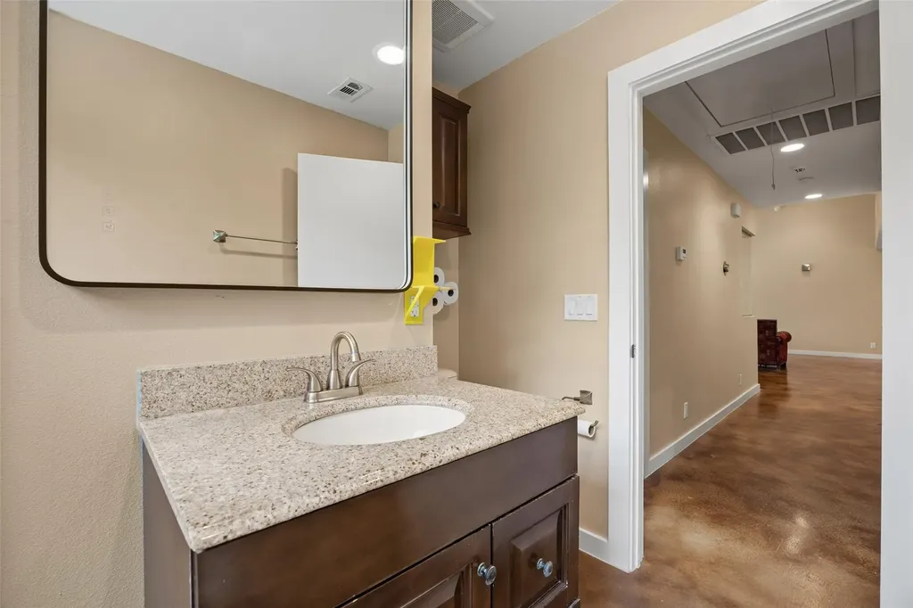 5106 Spruce Cove Austin TX 78744