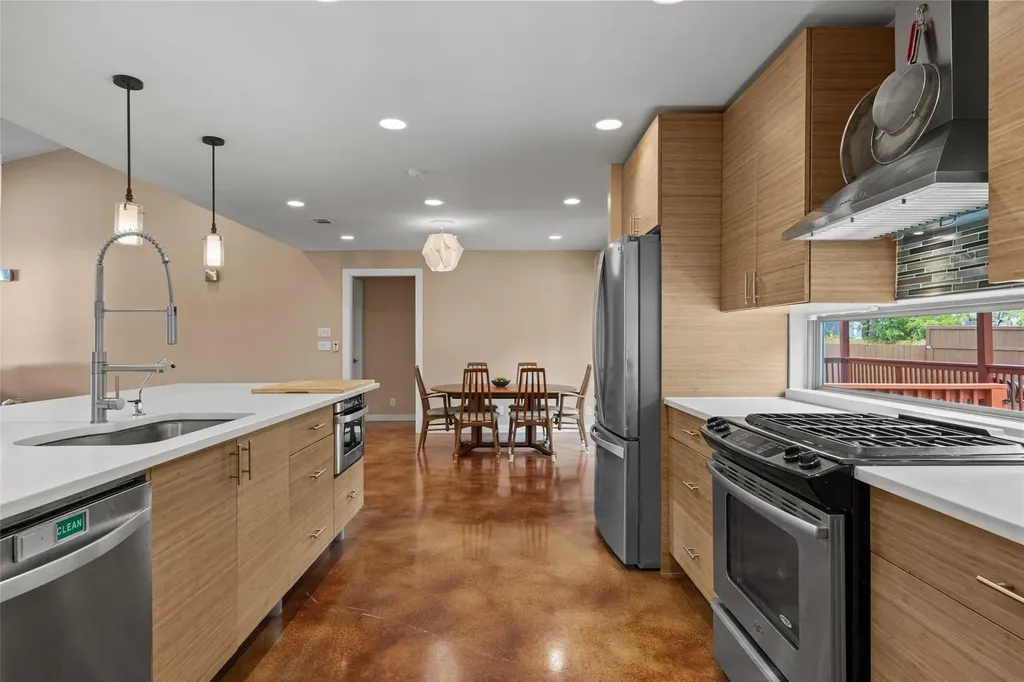 5106 Spruce Cove Austin TX 78744