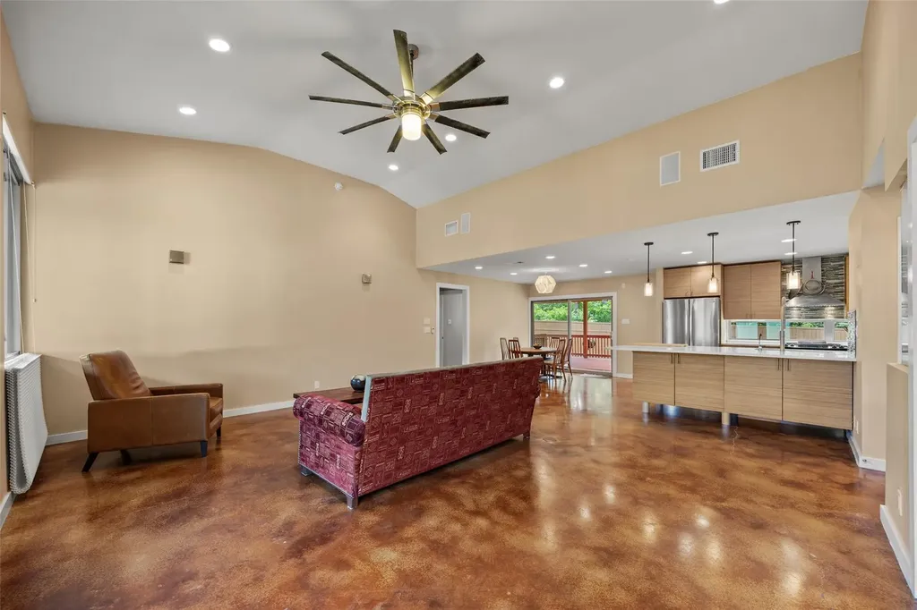 5106 Spruce Cove Austin TX 78744
