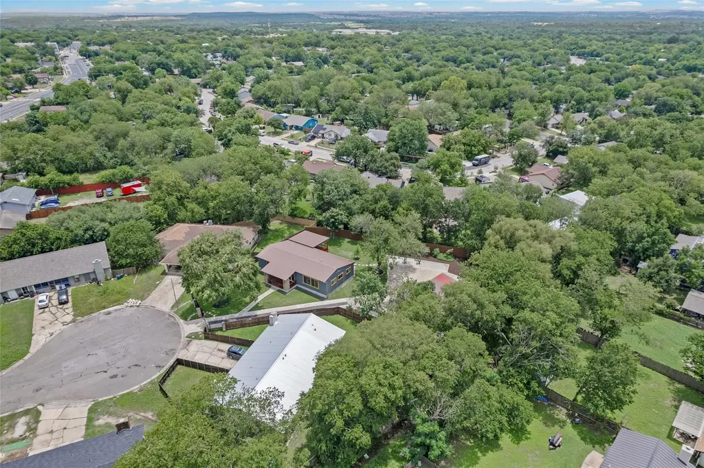 5106 Spruce Cove Austin TX 78744