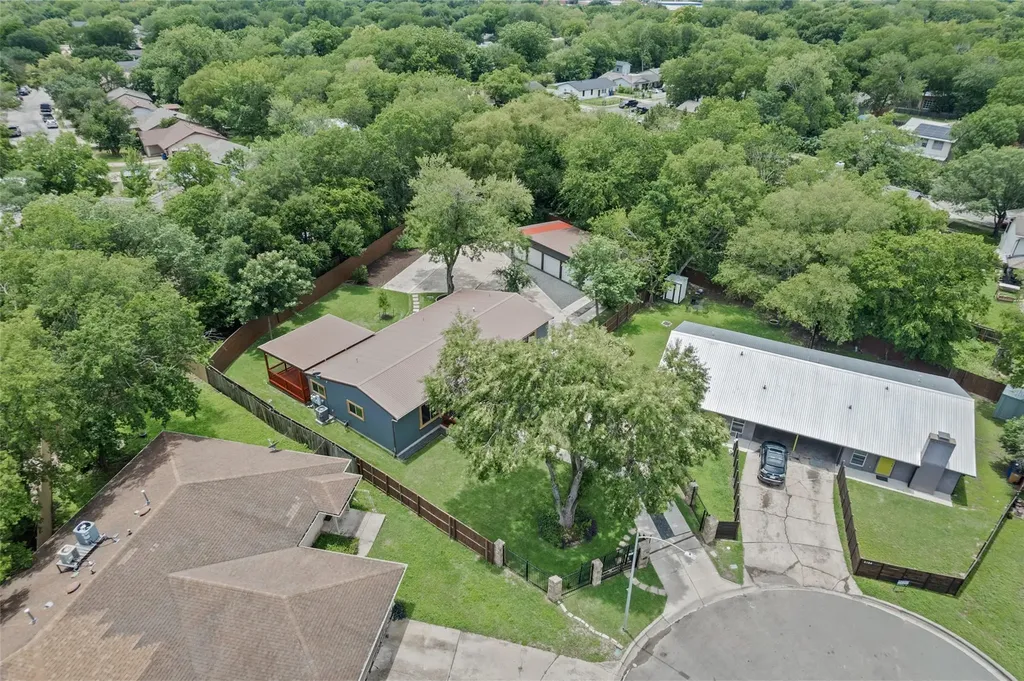 5106 Spruce Cove Austin TX 78744