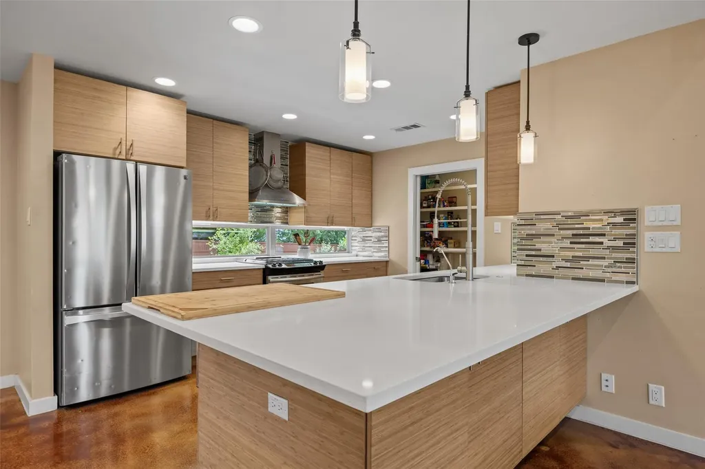 5106 Spruce Cove Austin TX 78744