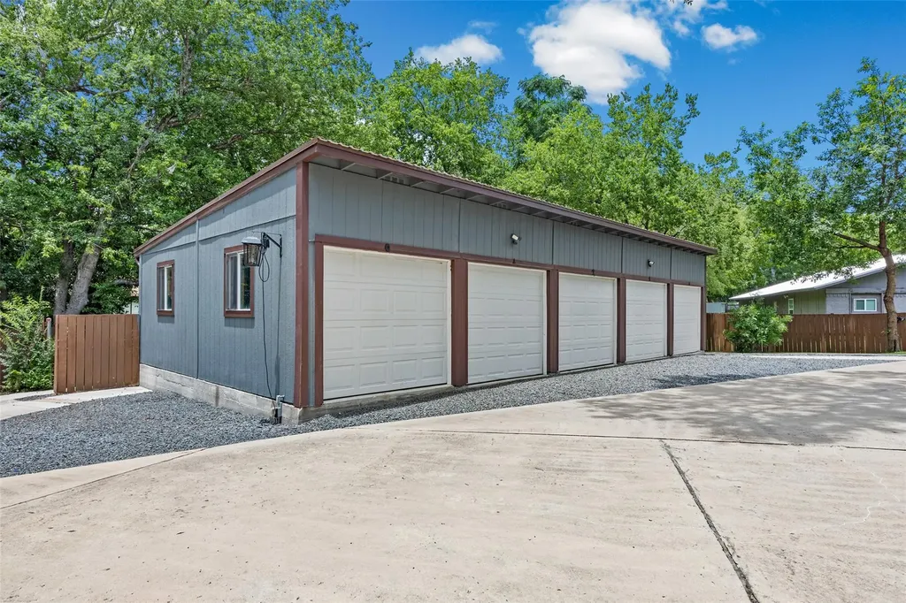 5106 Spruce Cove Austin TX 78744