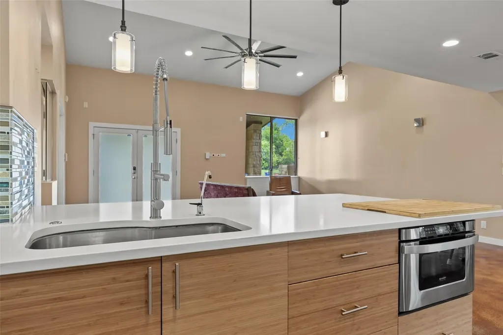 5106 Spruce Cove Austin TX 78744