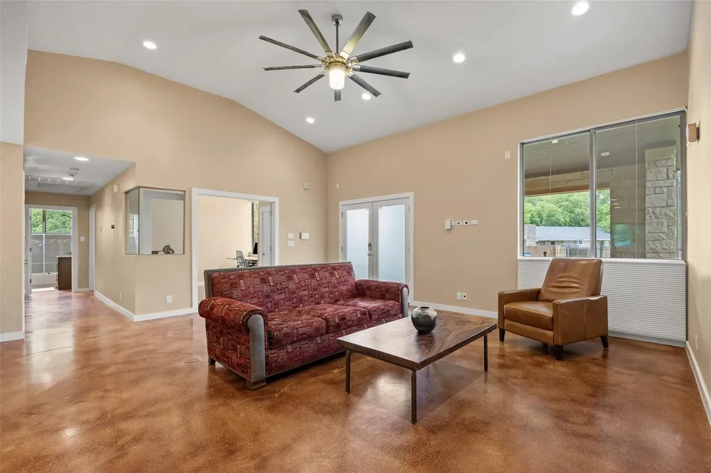 5106 Spruce Cove Austin TX 78744
