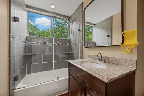 5106 Spruce Cove Austin TX 78744