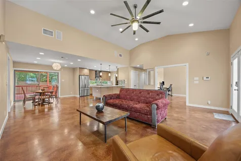 5106 Spruce Cove Austin TX 78744