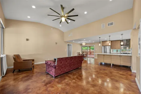5106 Spruce Cove Austin TX 78744
