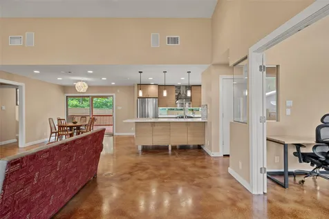 5106 Spruce Cove Austin TX 78744