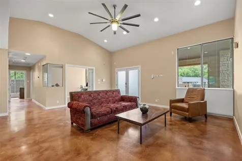 5106 Spruce Cove Austin TX 78744