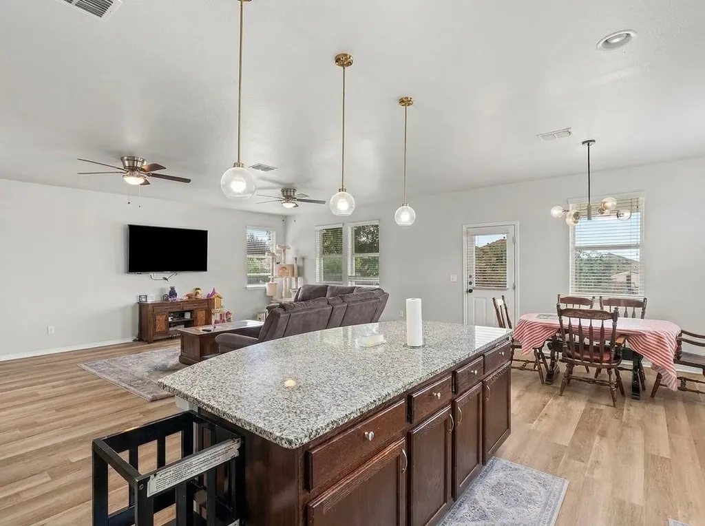 424 Wapiti Road Buda TX 78610