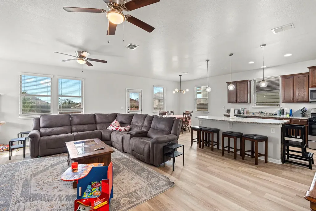 424 Wapiti Road Buda TX 78610