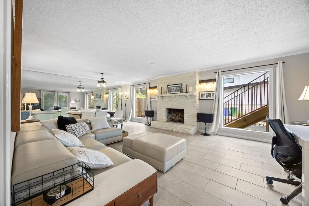13207 Mansfield Drive Austin TX 78732