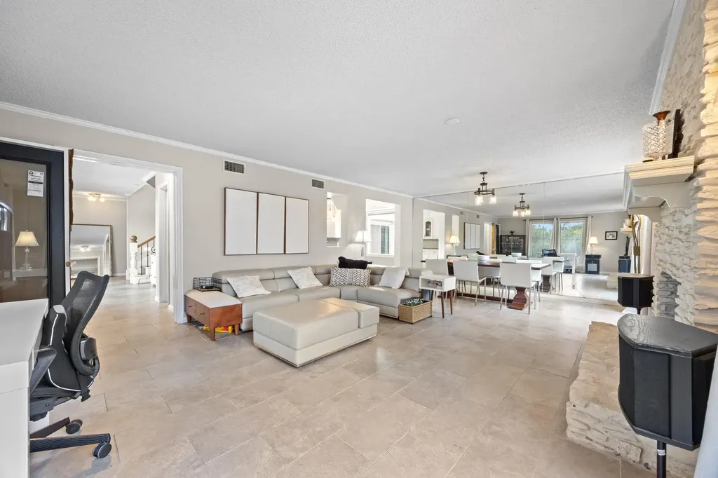 13207 Mansfield Drive Austin TX 78732