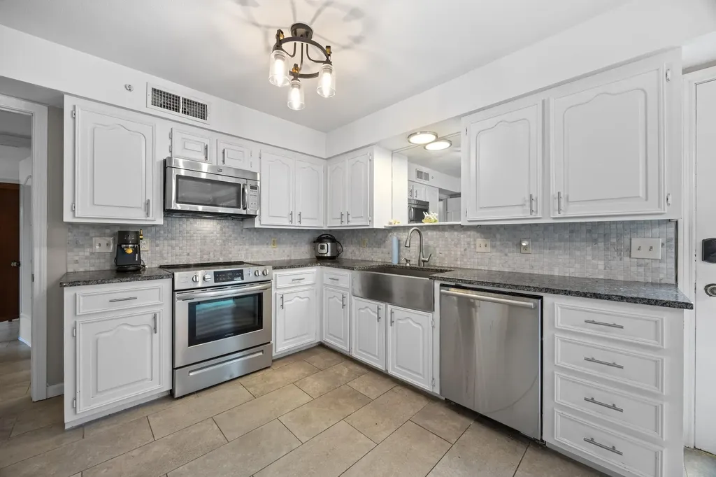 13207 Mansfield Drive Austin TX 78732