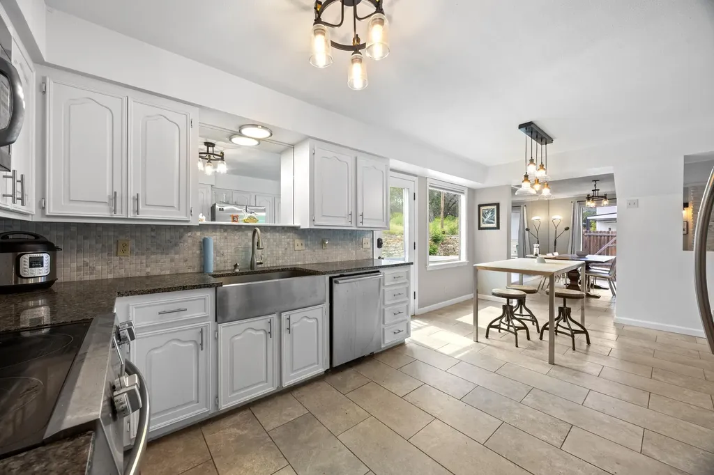 13207 Mansfield Drive Austin TX 78732