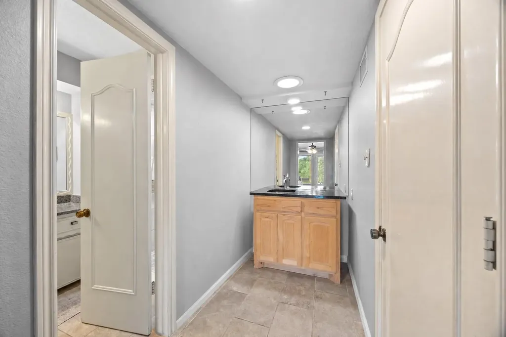13207 Mansfield Drive Austin TX 78732