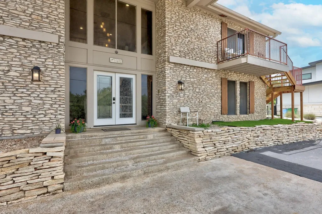 13207 Mansfield Drive Austin TX 78732