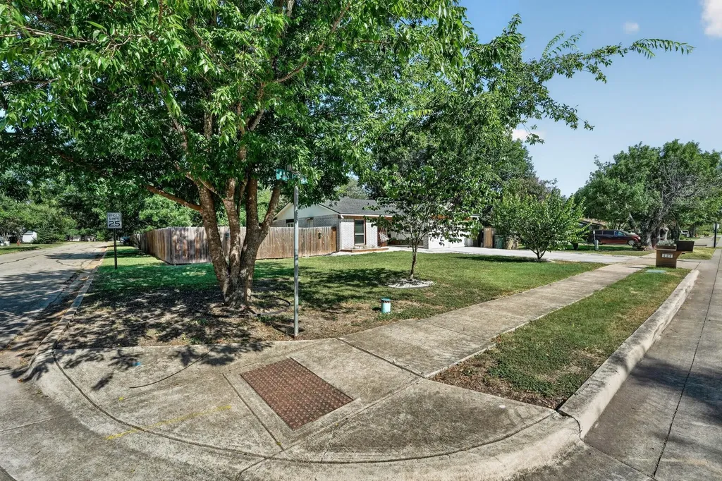 404 Las Cruces Street Buda TX 78610