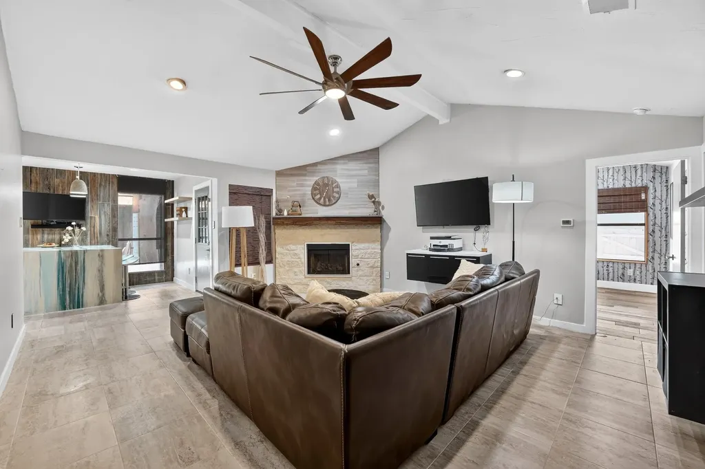 404 Las Cruces Street Buda TX 78610