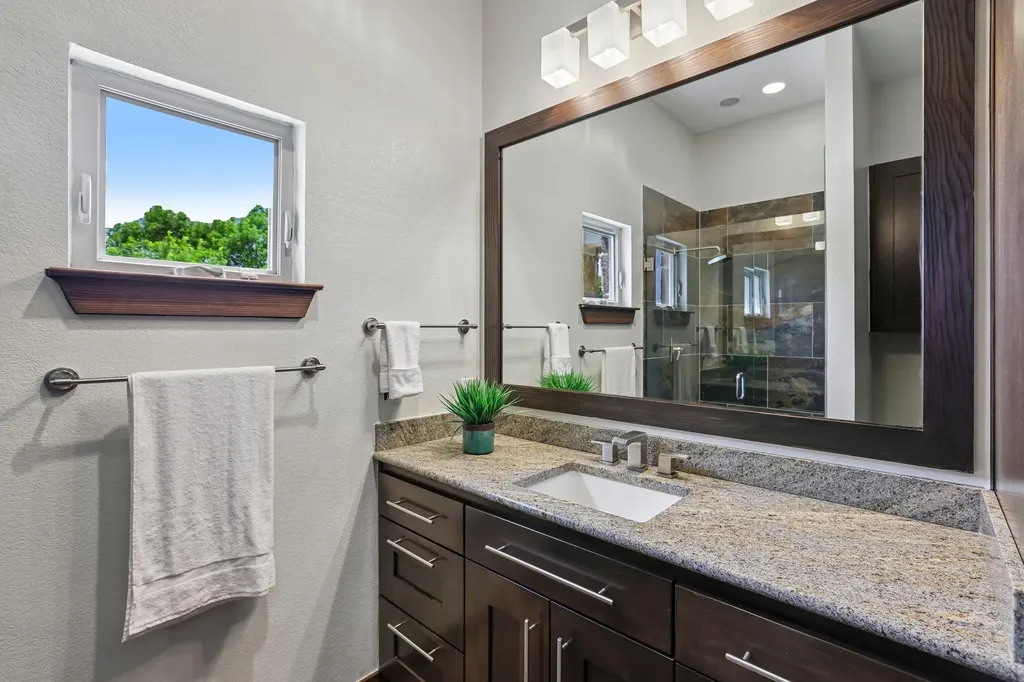 1528 El Cielo Leander TX 78641
