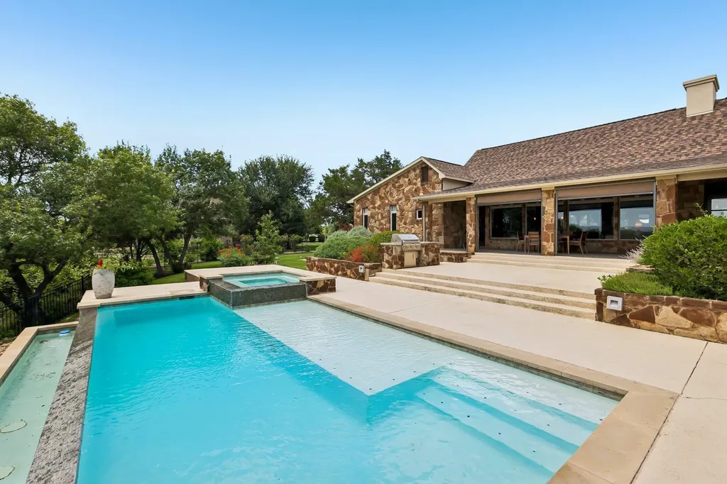 1528 El Cielo Leander TX 78641